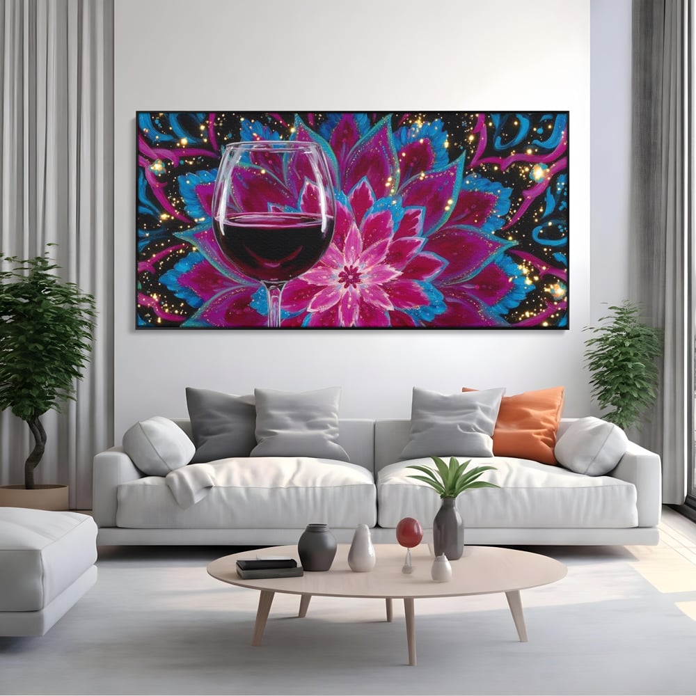 Tablou canvas cu tablou canvas cu pahar de vin si mandala, in rama de aluminiu negru, pe perete intr-un living